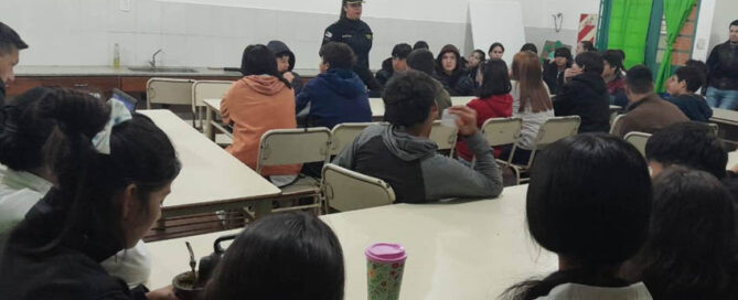 GARUHAPÉ: Taller preventivo sobre consumo de sustancias, violencia y riesgos en redes en el BOP 27